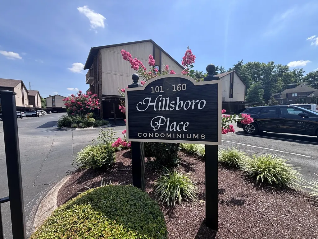136 Hillsboro Place Nashville TN 37215