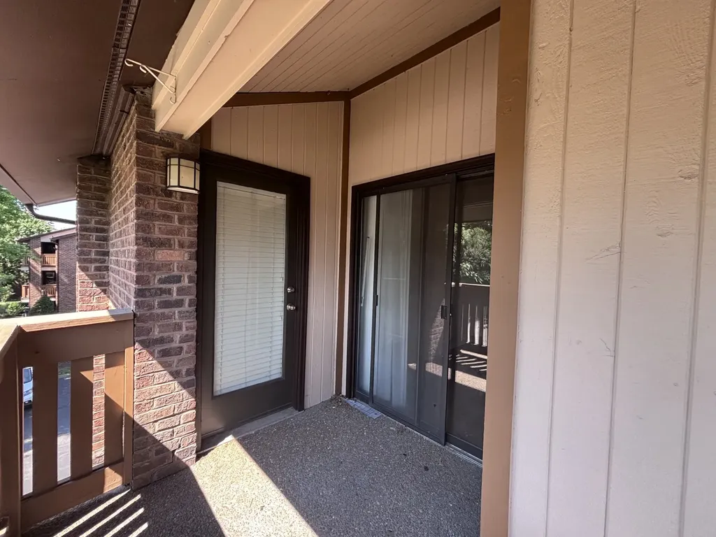 136 Hillsboro Place Nashville TN 37215