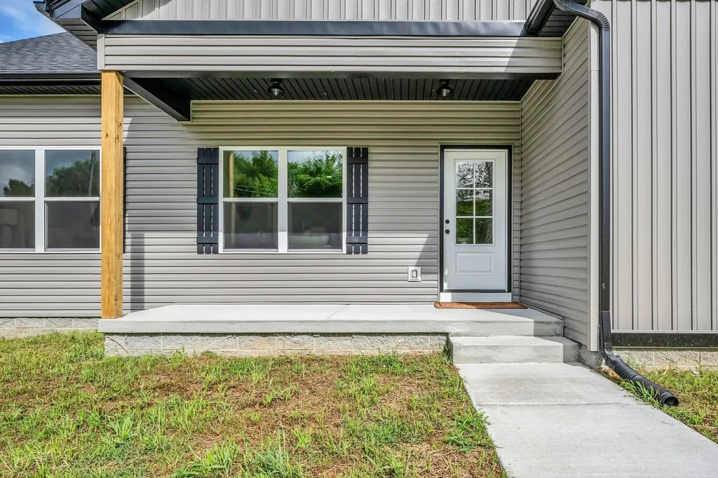 1442 East Piney Road Dickson TN 37055