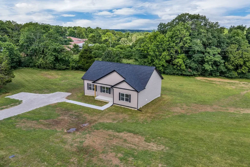 1442 East Piney Road Dickson TN 37055