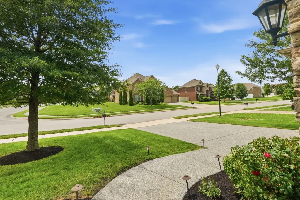 1045 Brixworth Drive Thompsons Station TN 37179