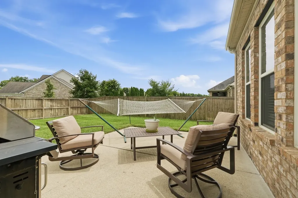 1045 Brixworth Drive Thompsons Station TN 37179