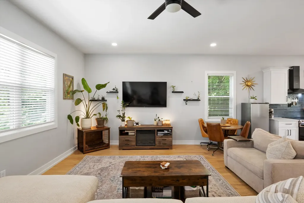 2313 Ilolo Street Nashville TN 37207