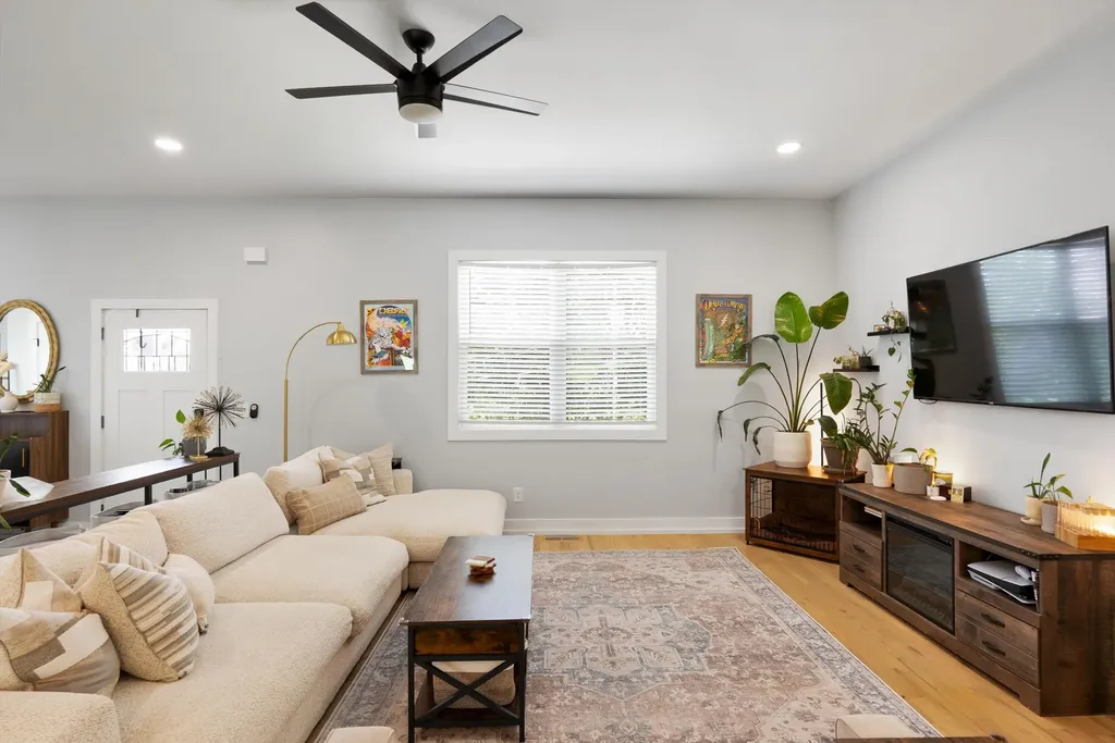 2313 Ilolo Street Nashville TN 37207