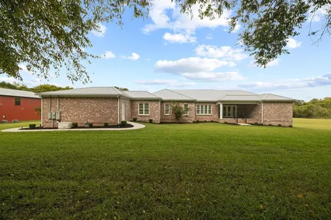 808 N Main Street Mount Pleasant TN 38474