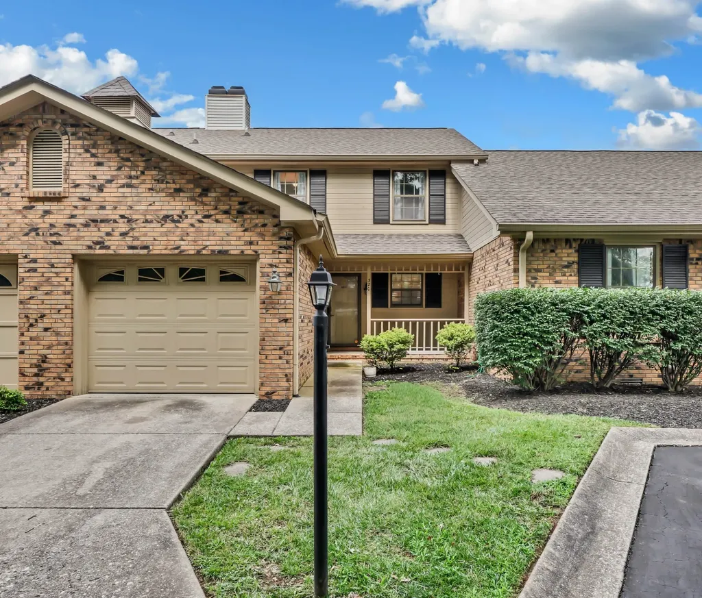 320 Kingswood Court Clarksville TN 37043