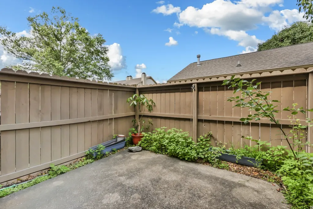 320 Kingswood Court Clarksville TN 37043