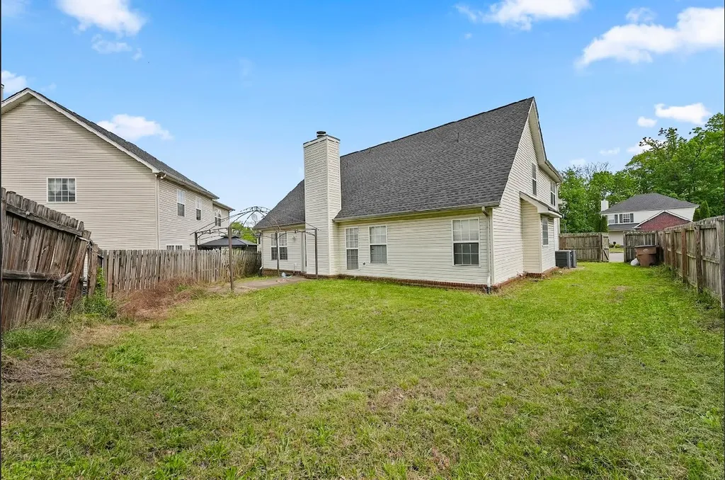 704 Sandbury Point Antioch TN 37013