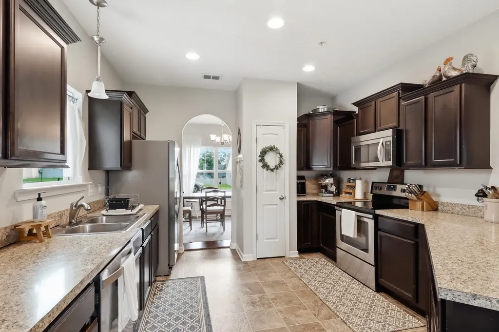 806 Silverhill Drive Murfreesboro TN 37129