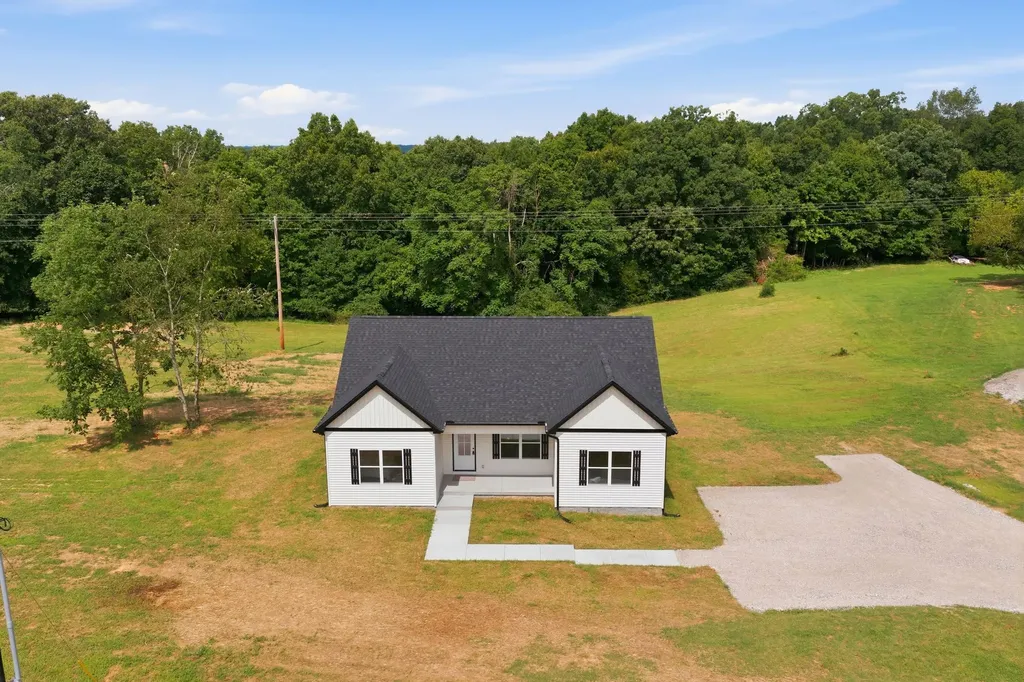 1434 East Piney Road Dickson TN 37055