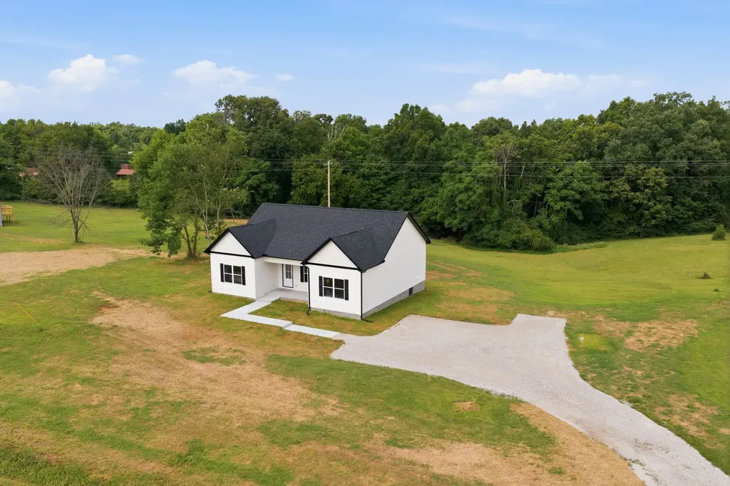 1434 East Piney Road Dickson TN 37055