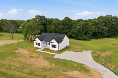 1434 East Piney Road Dickson TN 37055