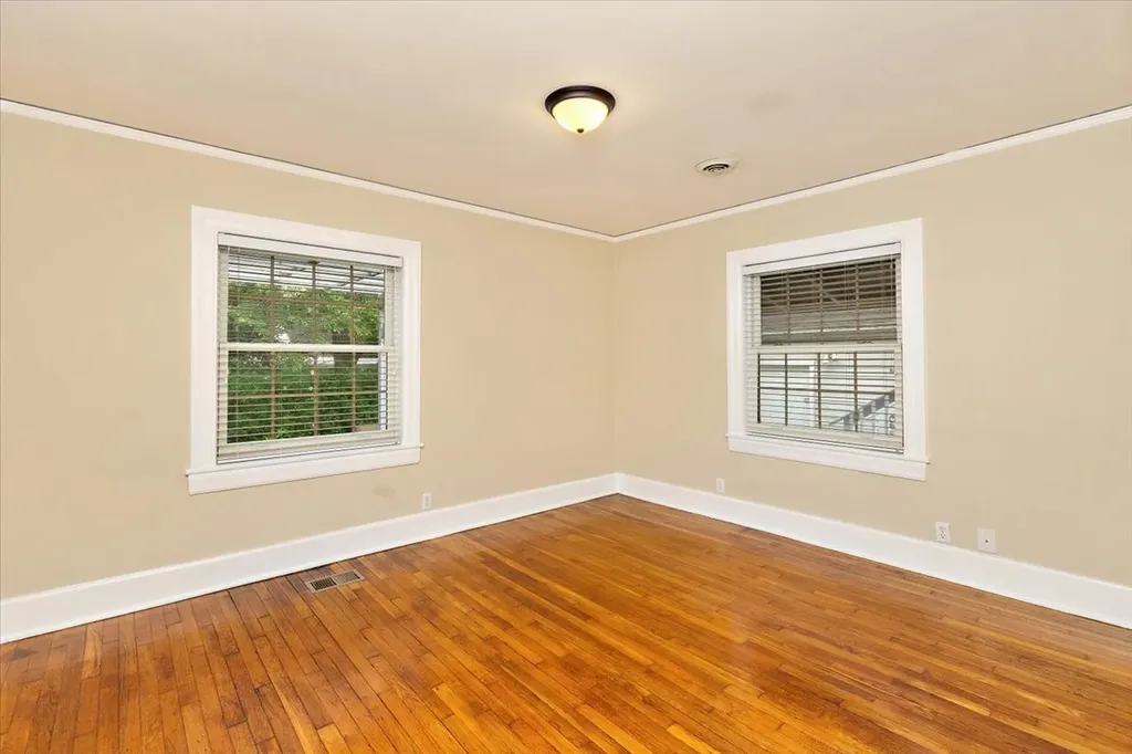 2011 Cedar Lane Nashville TN 37212
