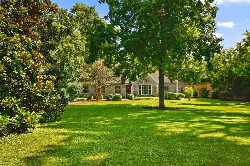 2011 Cedar Lane Nashville TN 37212