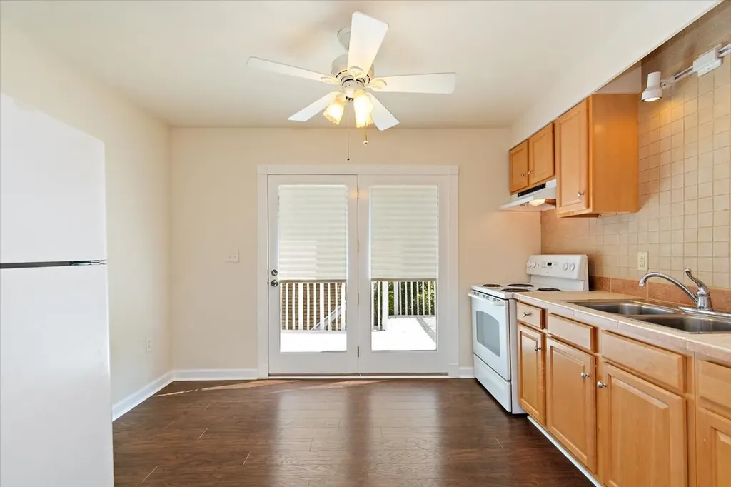 2011 Cedar Lane Nashville TN 37212