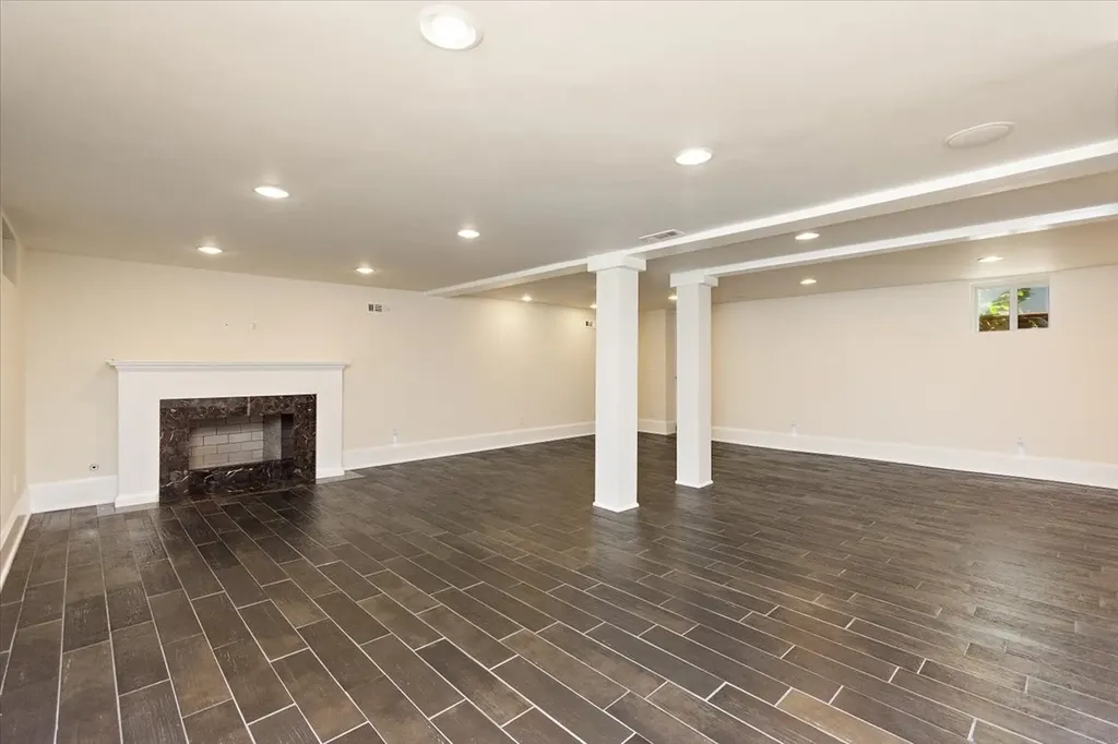 2011 Cedar Lane Nashville TN 37212