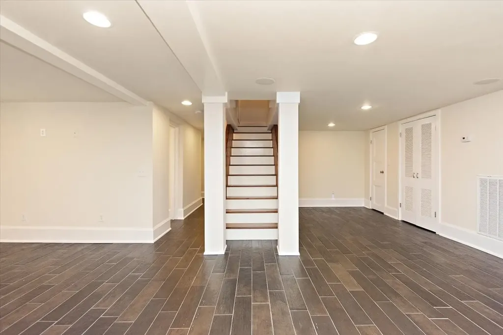 2011 Cedar Lane Nashville TN 37212