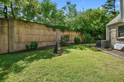 2011 Cedar Lane Nashville TN 37212