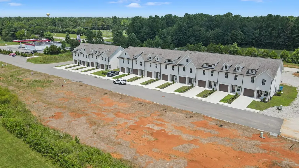 338 Legends Circle Baxter TN 38544
