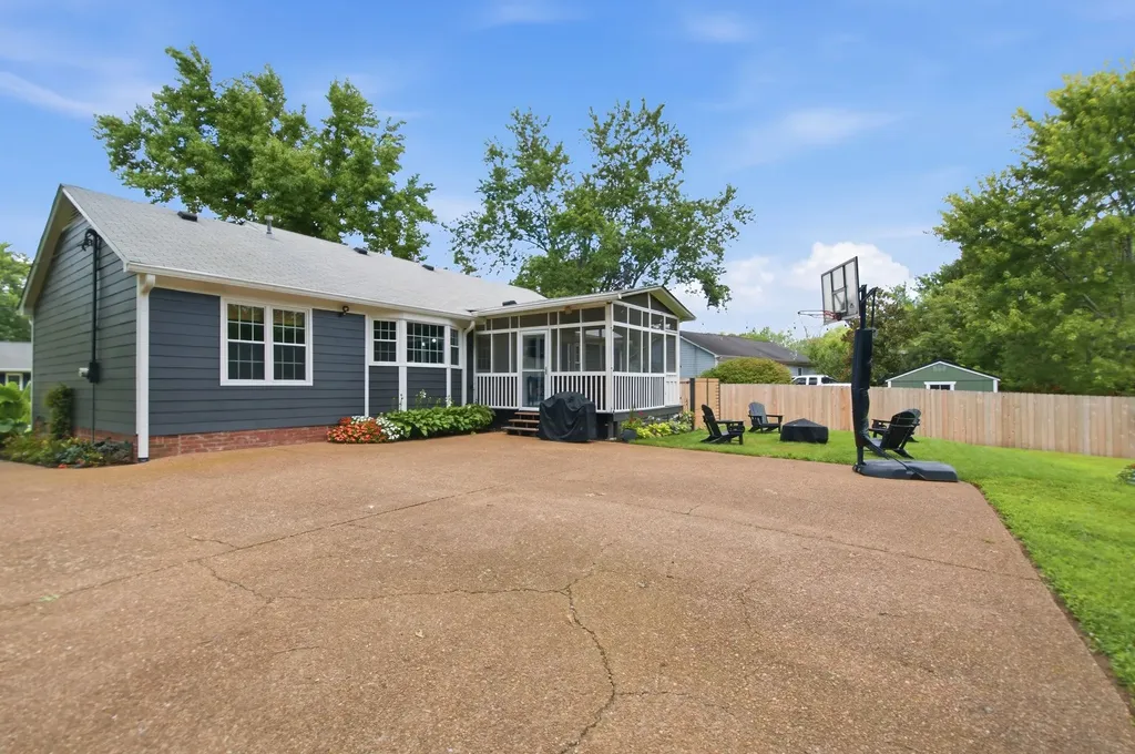 956 Harpeth Bend Drive Nashville TN 37221