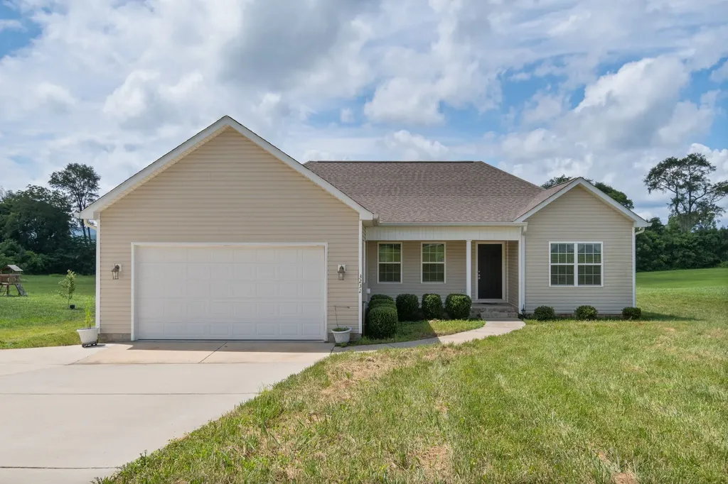 3232 Owl Hollow Road Belvidere TN 37306