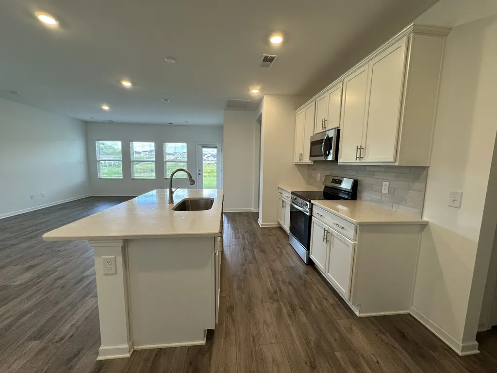 213 Charlie Place White House TN 37188