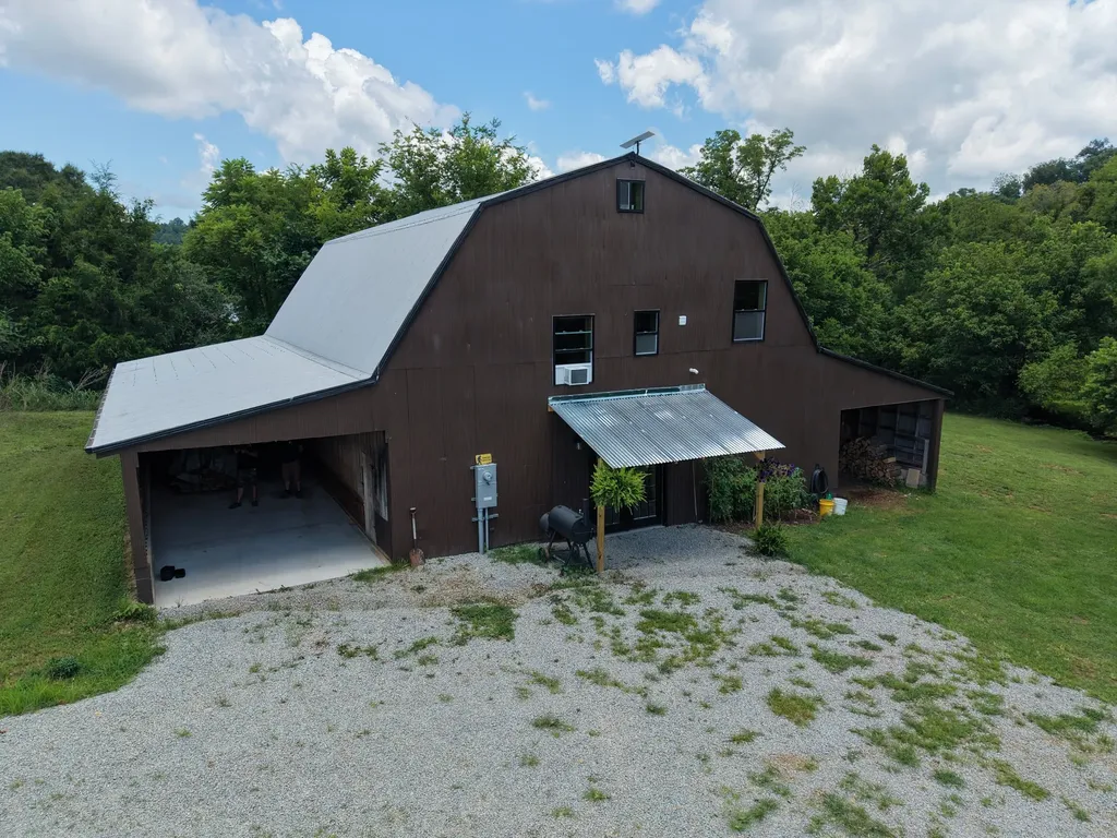 1655 Hurricane Creek Road Lawrenceburg TN 38464
