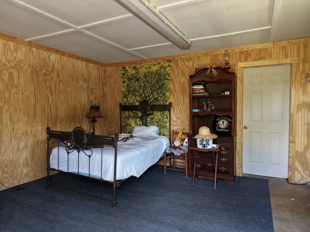 1655 Hurricane Creek Road Lawrenceburg TN 38464