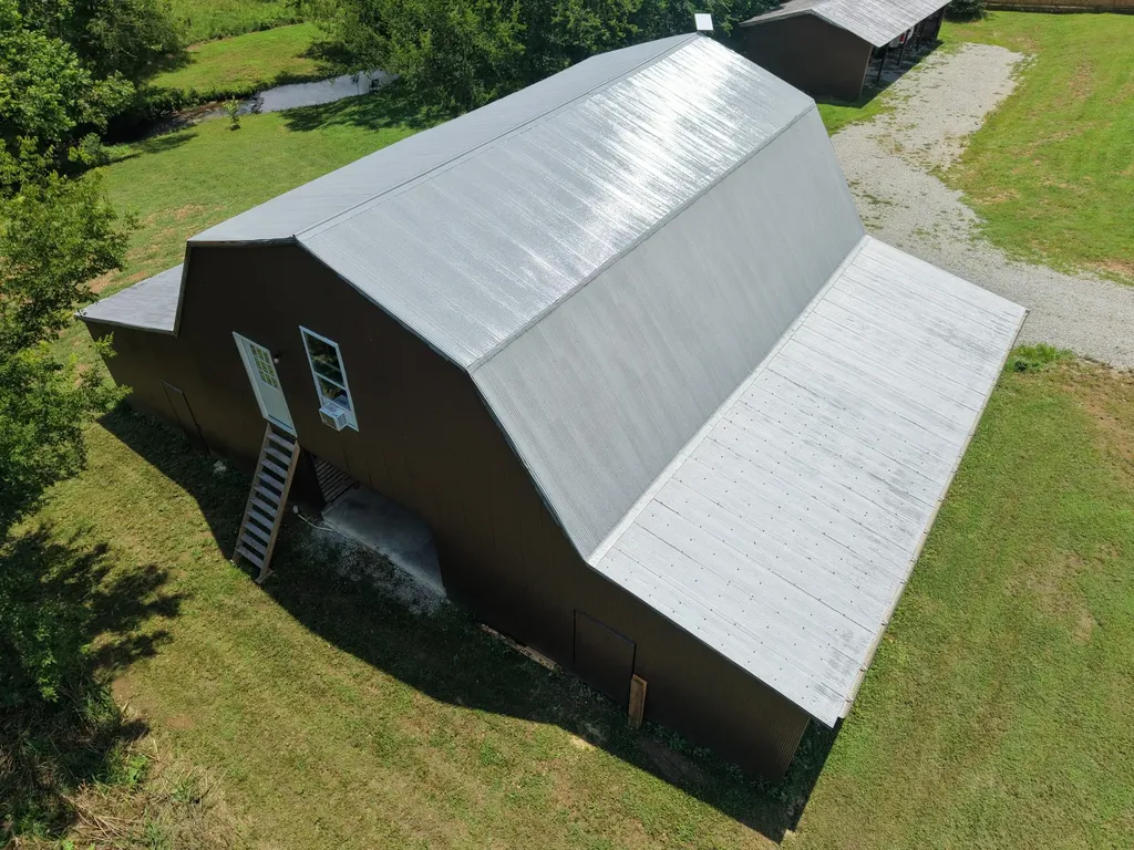 1655 Hurricane Creek Road Lawrenceburg TN 38464