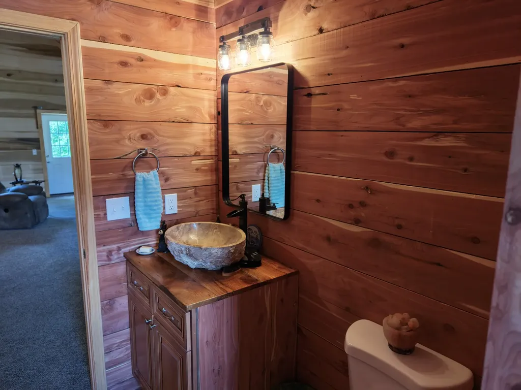 1655 Hurricane Creek Road Lawrenceburg TN 38464