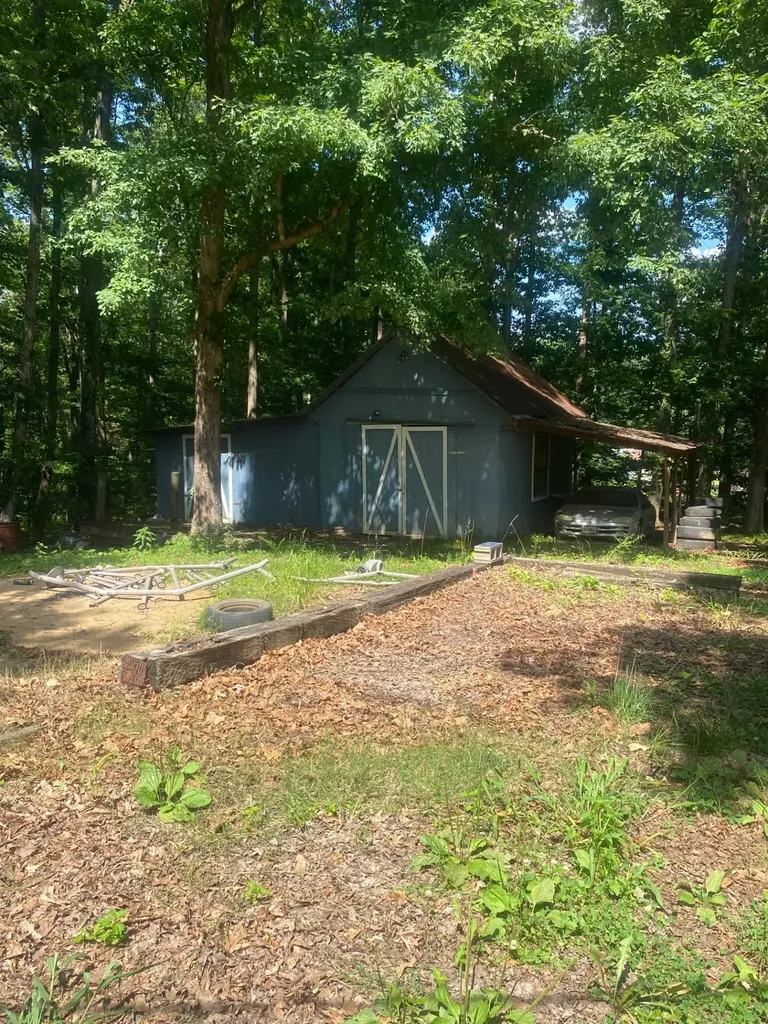 6183 Parker Road Lyles TN 37098