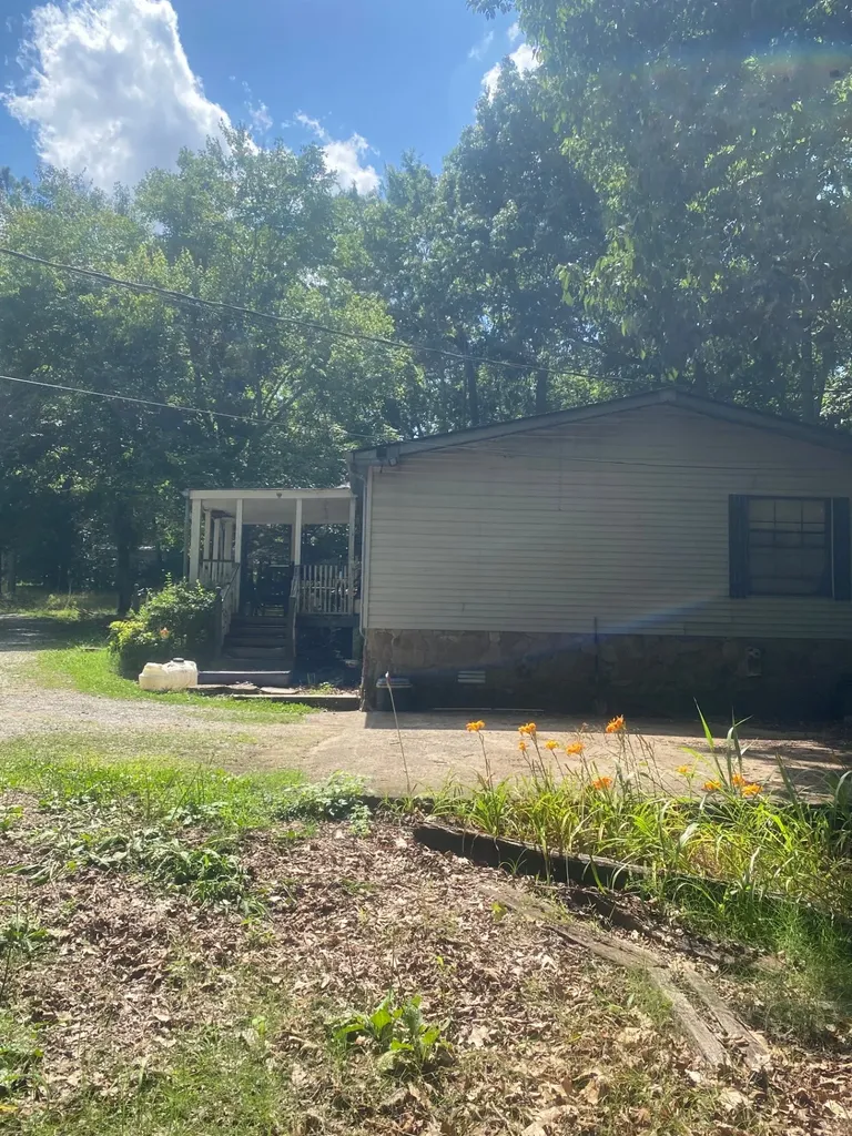 6183 Parker Road Lyles TN 37098