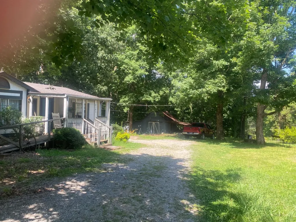 6183 Parker Road Lyles TN 37098