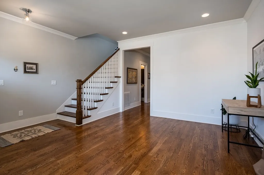 1908B 14th Ave, N Nashville TN 37208