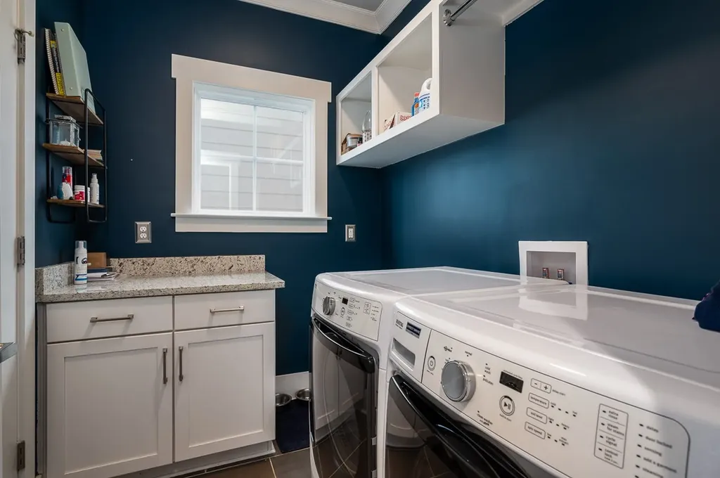 1908B 14th Ave, N Nashville TN 37208