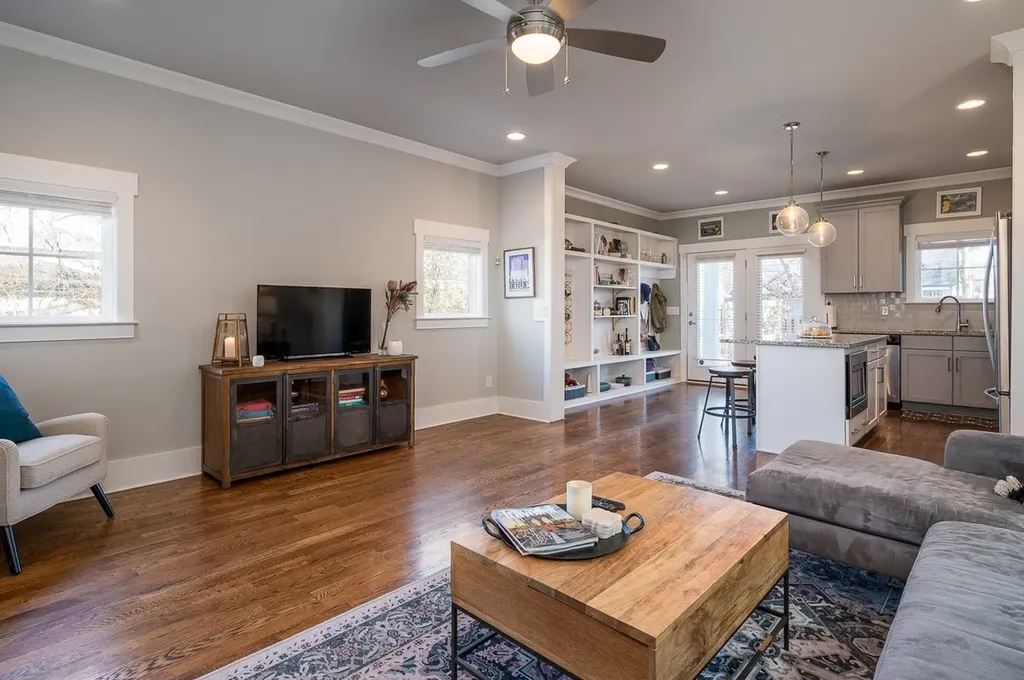 1908B 14th Ave, N Nashville TN 37208