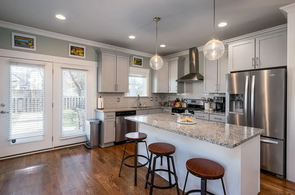 1908B 14th Ave, N Nashville TN 37208