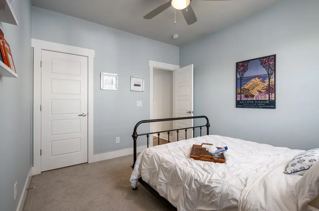 1908B 14th Ave, N Nashville TN 37208