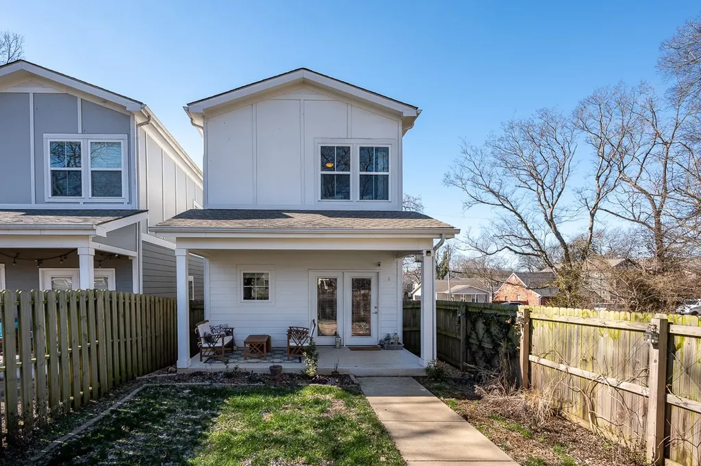 1908B 14th Ave, N Nashville TN 37208