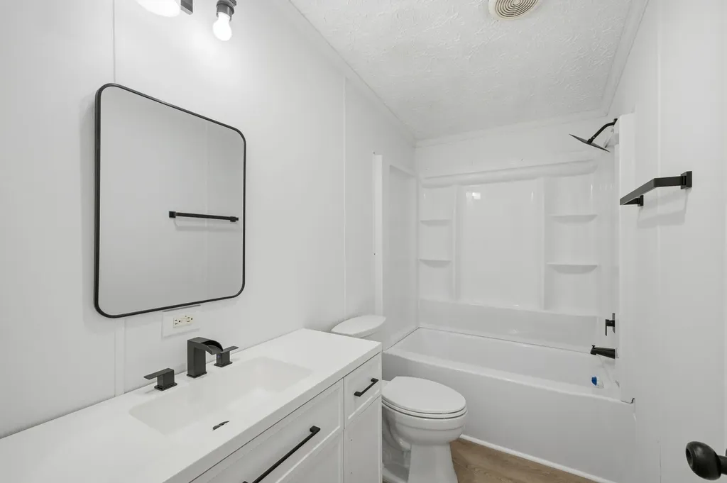 125 Oceanfront Cir, N Antioch TN 37013