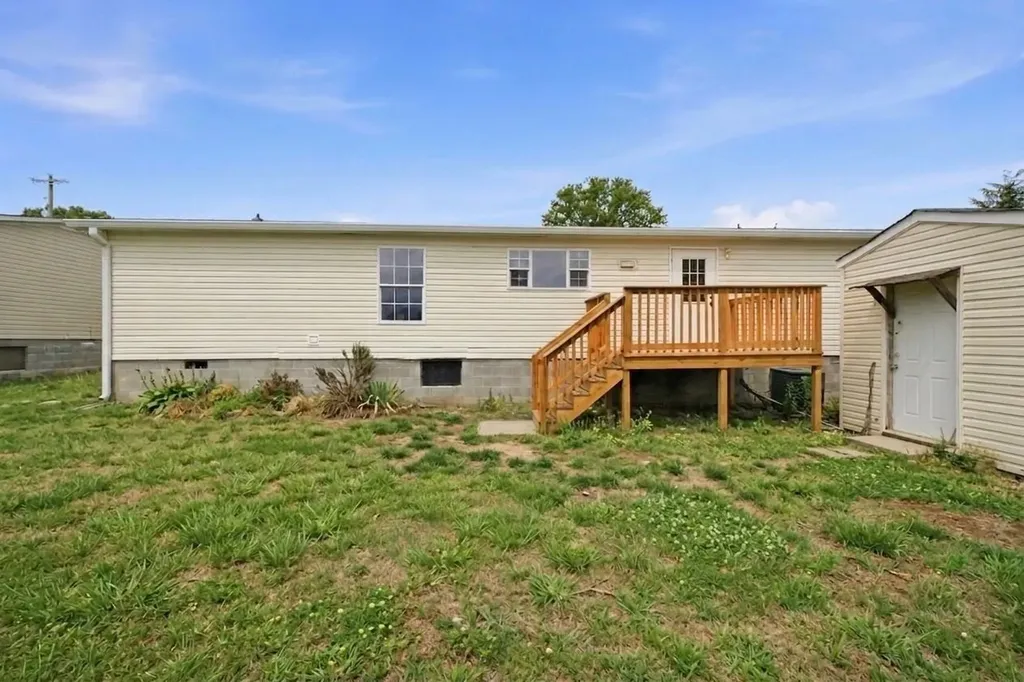 125 Oceanfront Cir, N Antioch TN 37013