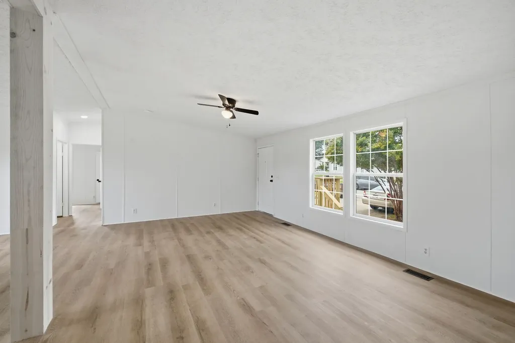 125 Oceanfront Cir, N Antioch TN 37013