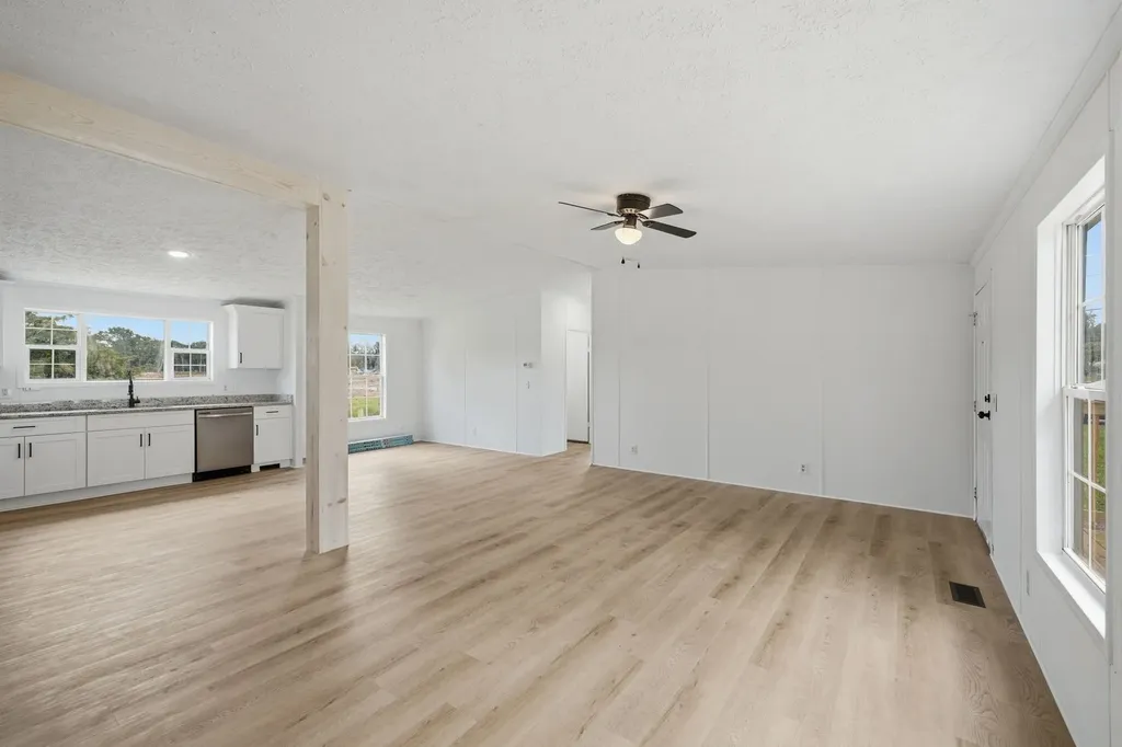 125 Oceanfront Cir, N Antioch TN 37013