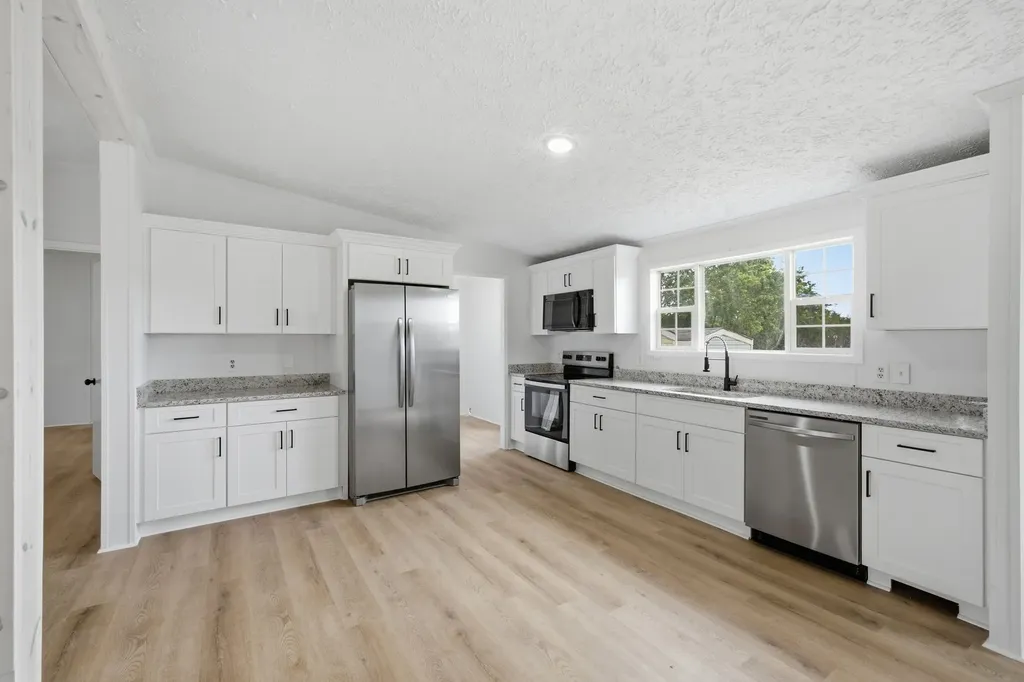 125 Oceanfront Cir, N Antioch TN 37013