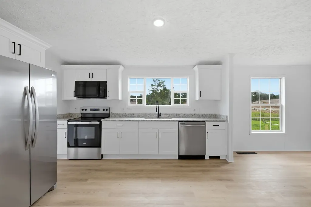 125 Oceanfront Cir, N Antioch TN 37013