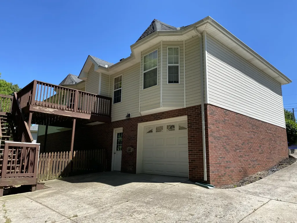 75 West Drive Clarksville TN 37040