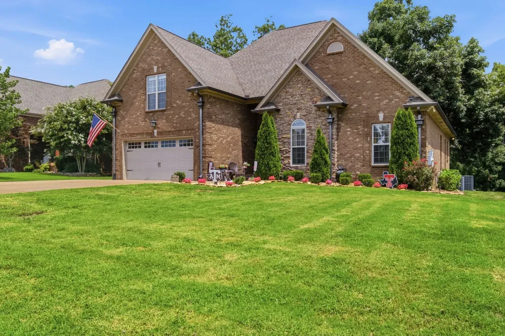 1109 Secretariat Drive Mount Juliet TN 37122