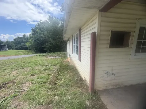 211 S Oak Street Whitwell TN 37397