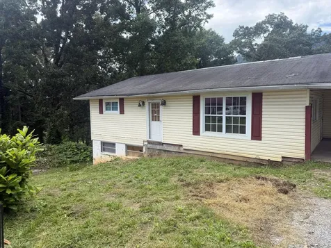 211 S Oak Street Whitwell TN 37397