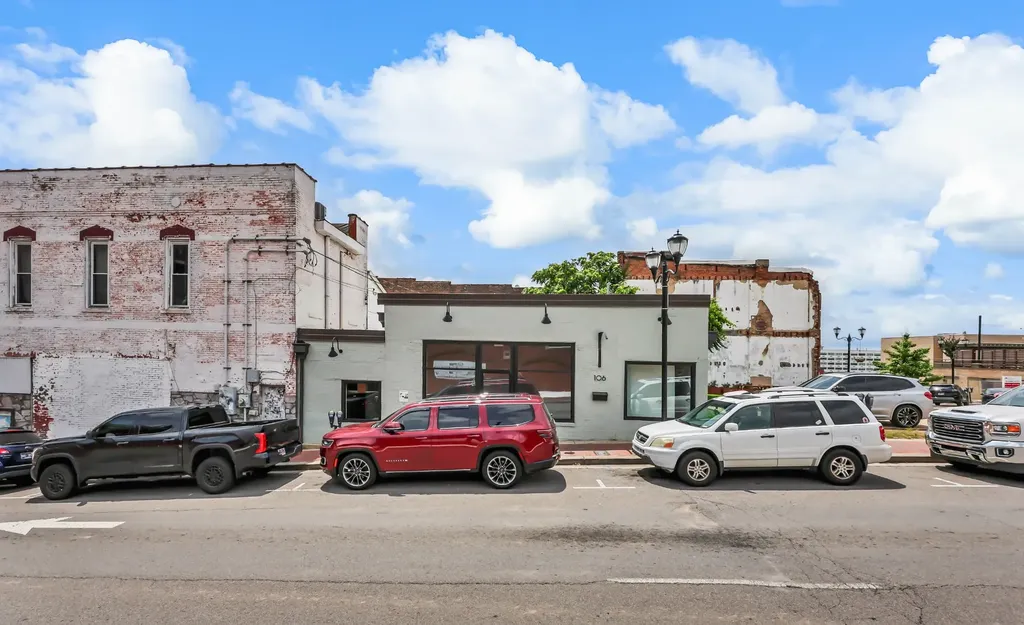 106 N 2nd Street Clarksville TN 37040